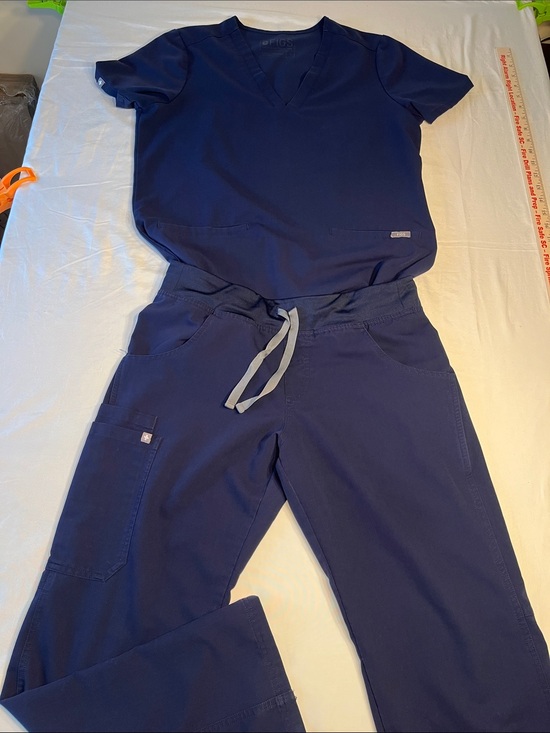 Figs Other - FIGS Technical Collection Scrub Set Navy Blue Women’s Small V Neck Cargo Pants